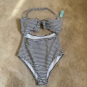 NWT Cupshe Cut Out one piece